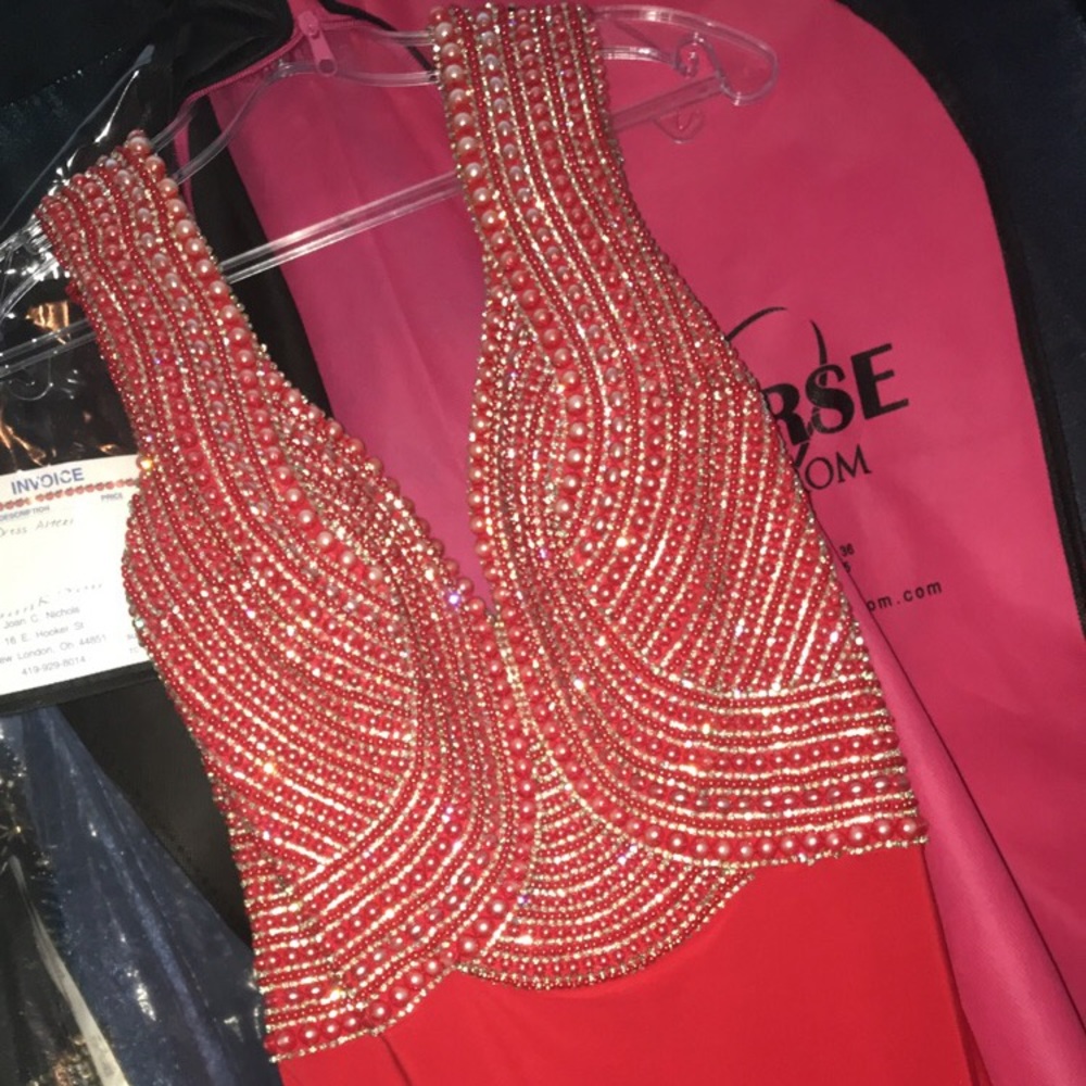 PROM DRESS!! - Picture 2 of 2